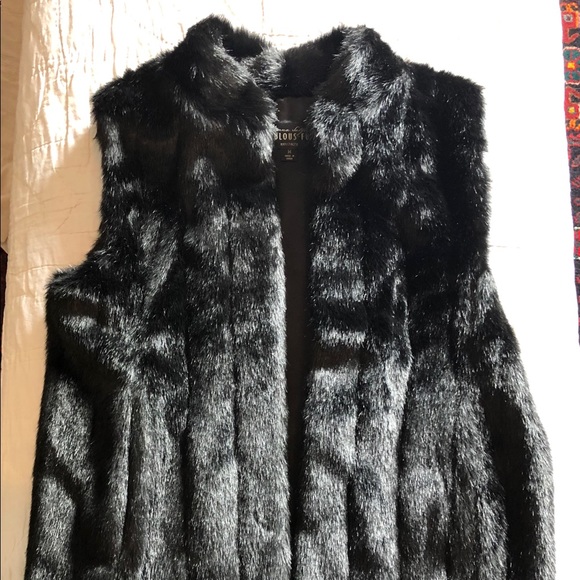 Jackets & Blazers - Faux fur vest- black M